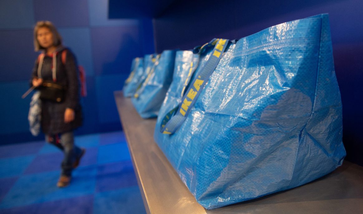 Le sac bleu Ikea prend sa retraite