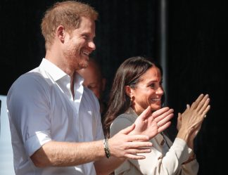 DÃ_sseldorf, Germany, 16th Sep 2023. Meghan, the Duchess of Sussex and Prince Harry, the Duke of Sussex attend the swimming medals ceremony on stage in the Invictus Village and hand out medals to several of the winners. Day 6 of the Invictus Games DÃ_sseldorf in and around the Merkur Spiel Arena. 21 nations participate in the games this year., Credit:Imageplotter / Avalon