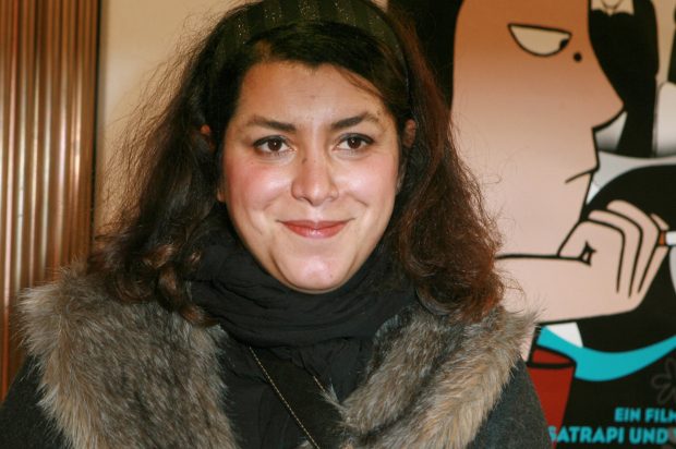 Die französische Regisseurin und Autorin Marjane Satrapi kommt am Dienstag (06.11.2007) in Berlin zur Premiere des Films "Persepolis" in das Kino Cinema Paris. Der Streifen nach ihren Comic-Romanen kommt am 22. November in die Kinos. Der französische Film ist als "Bester nichtenglischsprachiger Film" für den Oscar vorgeschlagen. Foto: Jens Kalaene +++(c) dpa - Report+++
