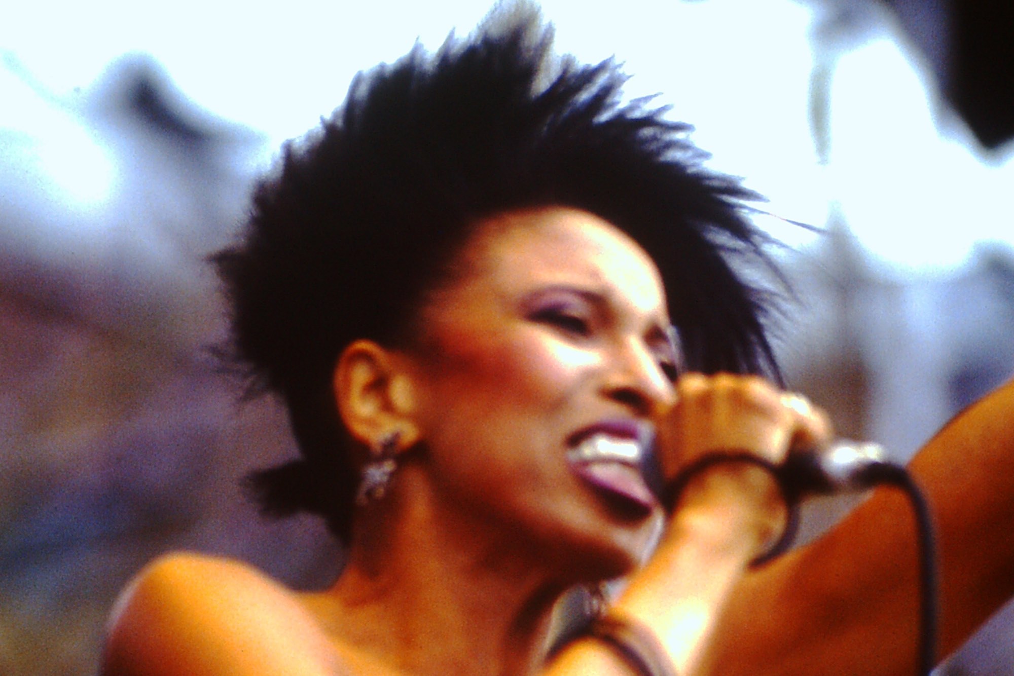 https://the-global.ams3.digitaloceanspaces.com/general/etienne-tordoir/02-nona-hendryx_rdam787_003.jpg
