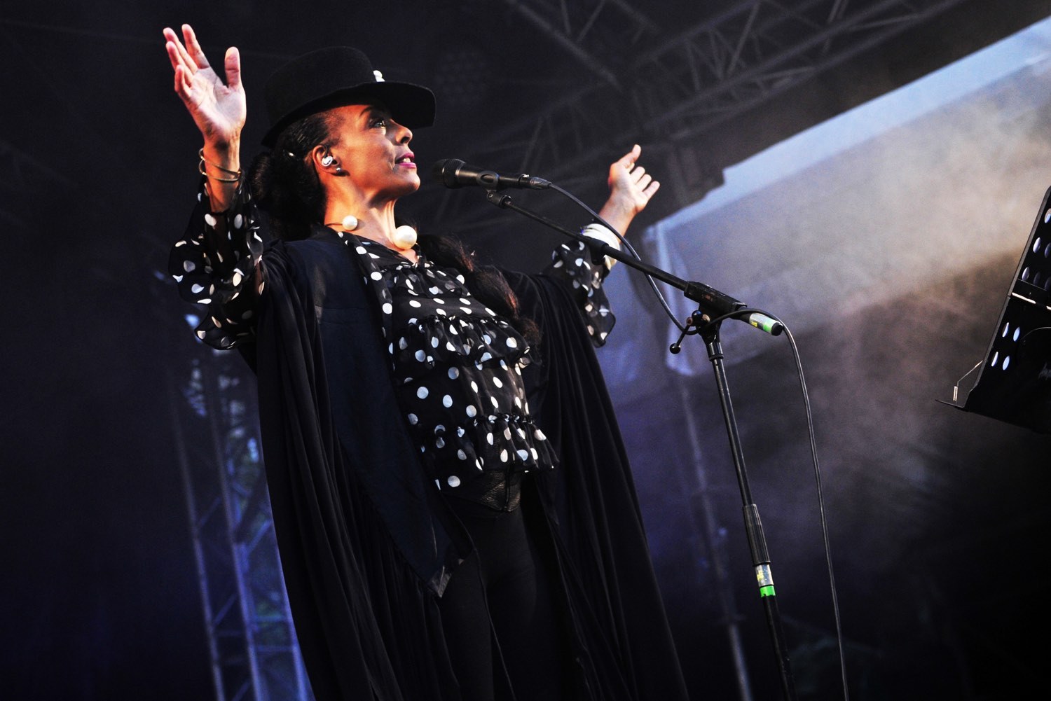 Zap Mama
Botakiek - Bruul
Mechelen, Belgium
Friday 6 August 2021
Picture : © Etienne Tordoir