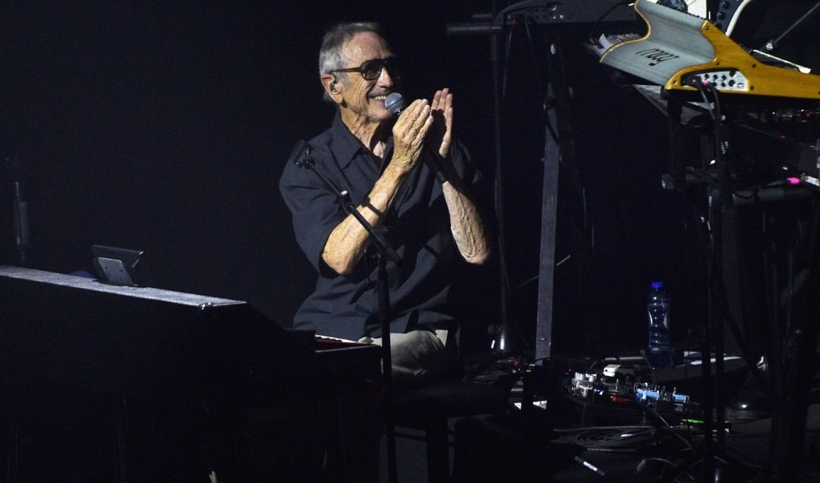 EN IMAGES - La meilleure version d'Alain Chamfort aux Francos