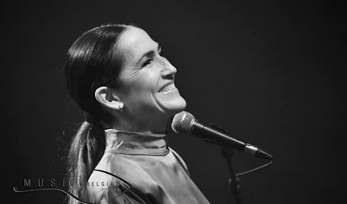 Née un 26 juillet : Joan Wasser (Joan As Police Woman) transcende la douleur par la musique