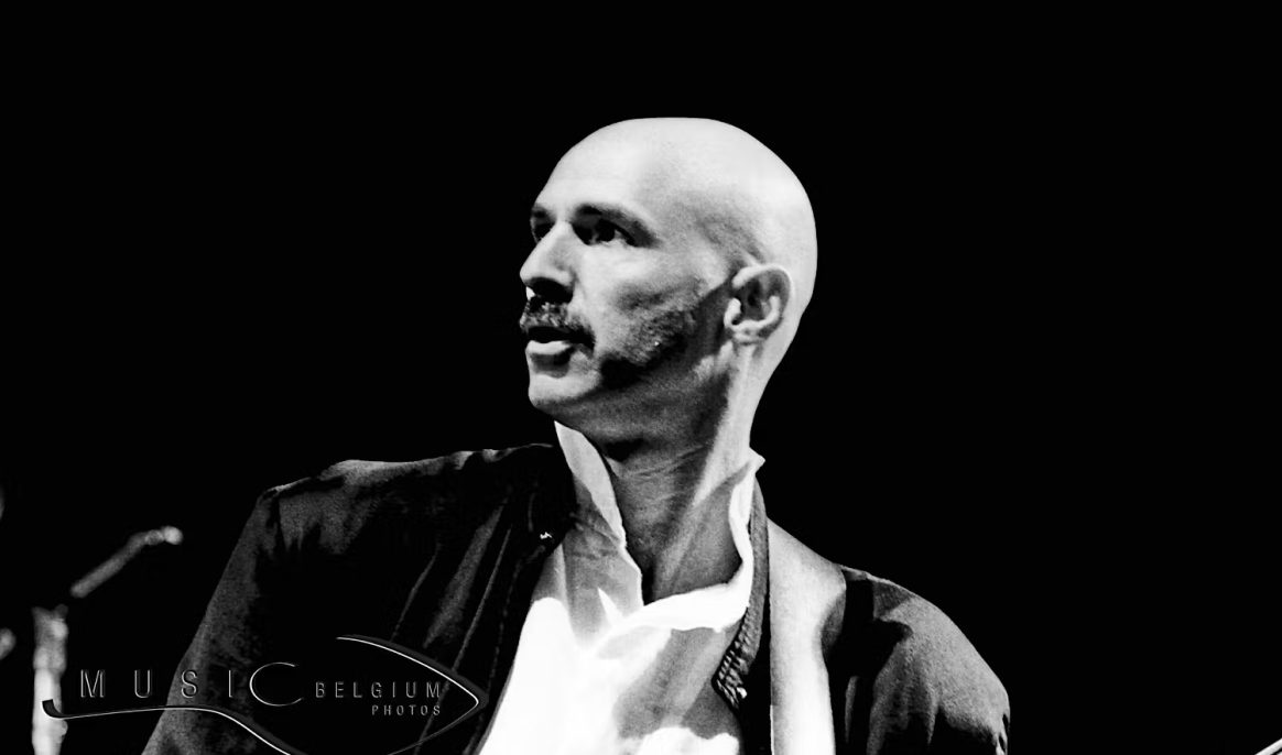 Né un 6 juin : Tony Levin, le bassiste complice de Peter Gabriel et de King Crimson
