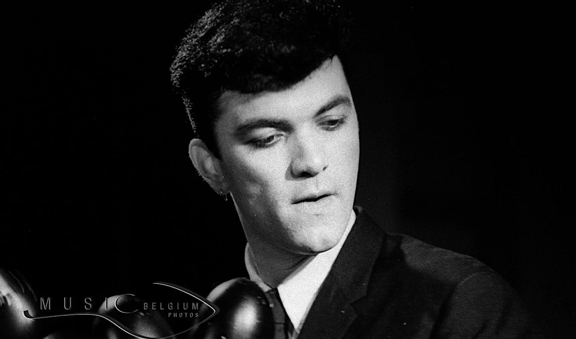 Né un 30 juillet: Vaughn Toulouse, chanteur météorite de Department S