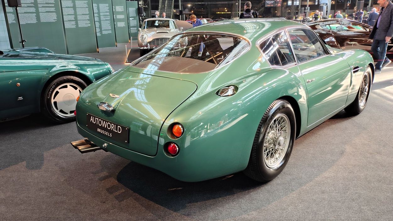 Aston Martin DB4
