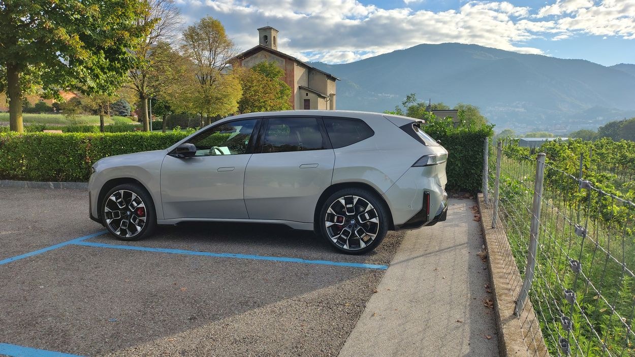 BMW iX3 50 xDrive