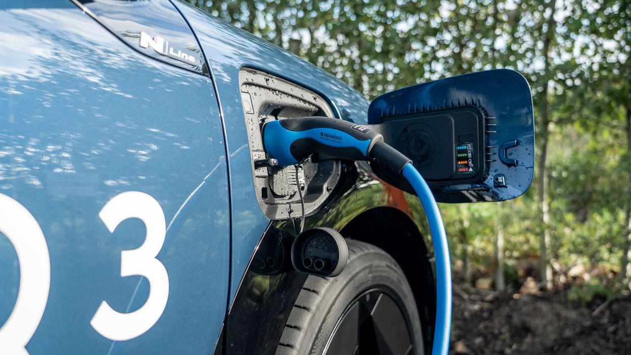 https://the-global.ams3.digitaloceanspaces.com/general/olivier/Hyundai-Ioniq-3-Astara/Hyundai-Ioniq-3-2026-Astara-plug.jpg