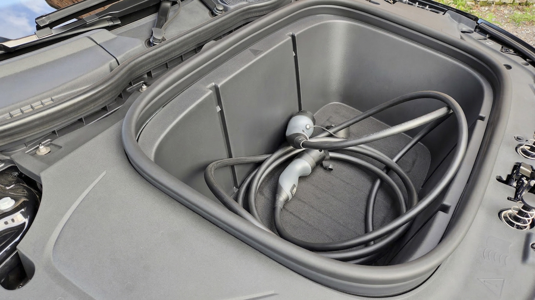 https://the-global.ams3.digitaloceanspaces.com/general/olivier/Mercedes-CLA-250-SB/auo-car-mercedes-cla-250-sb-2026-frunk-olivier-duquesne.jpg
