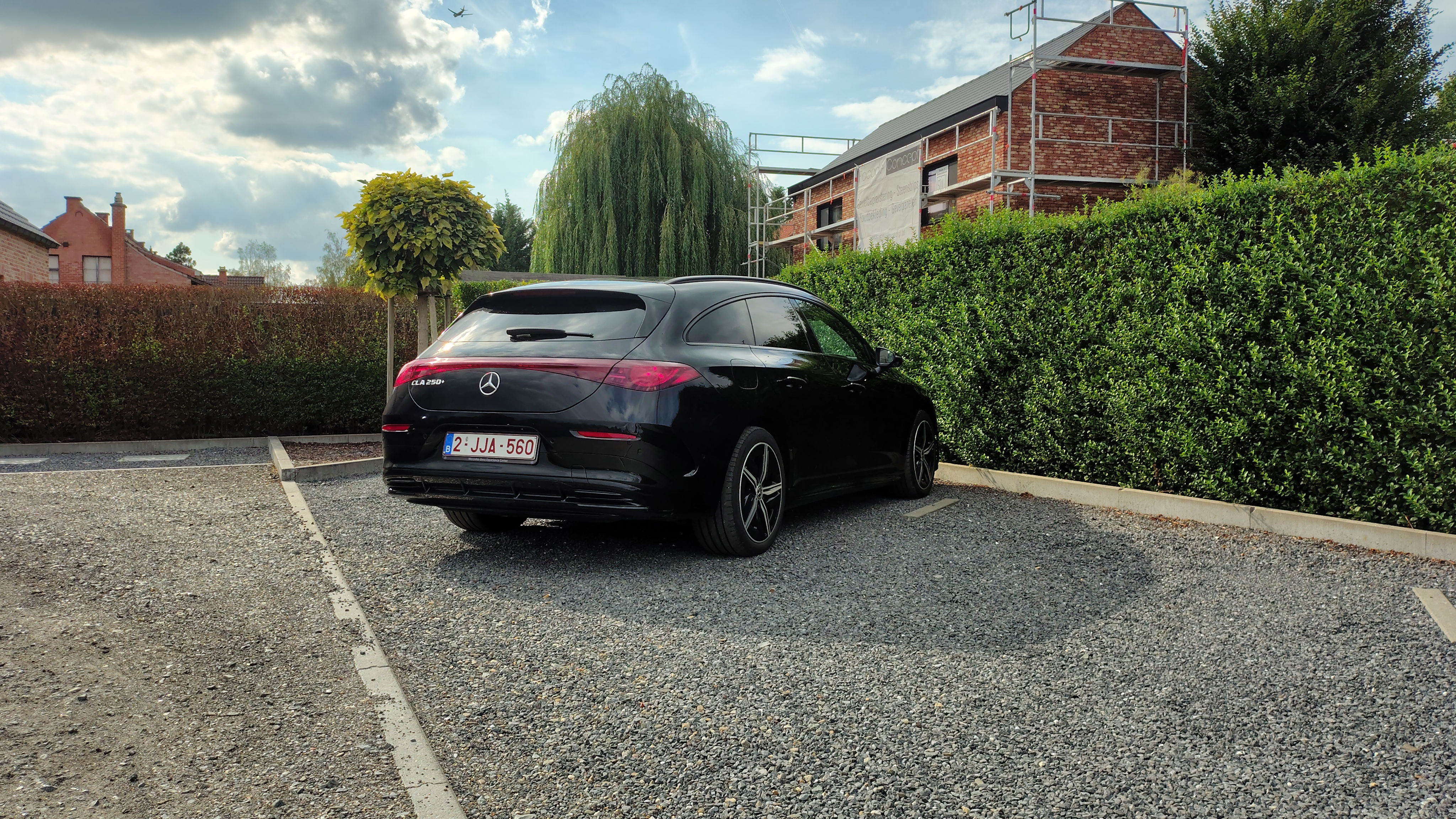 https://the-global.ams3.digitaloceanspaces.com/general/olivier/Mercedes-CLA-250-SB/auo-car-mercedes-cla-250-sb-2026-rear-parking-olivier-duquesne.jpg