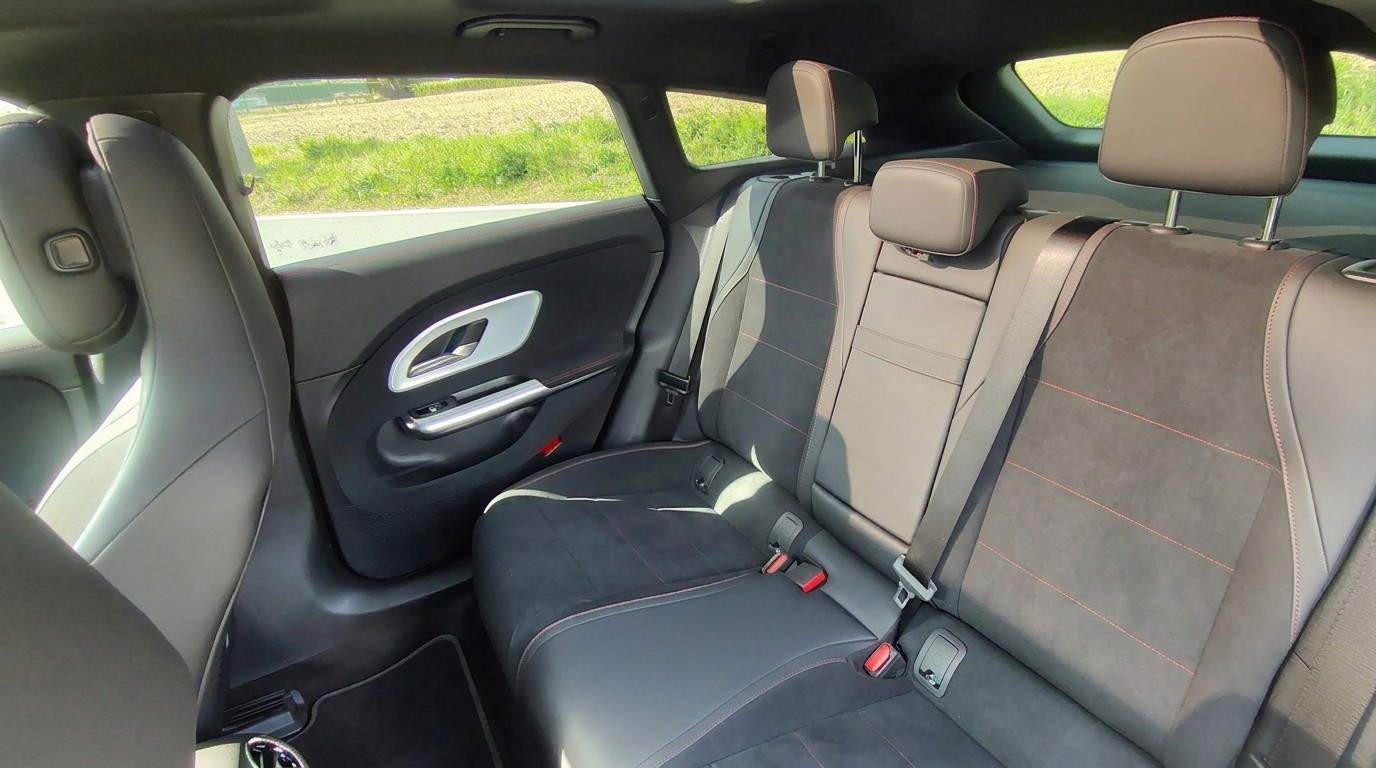 https://the-global.ams3.digitaloceanspaces.com/general/olivier/Mercedes-CLA-250-SB/auo-car-mercedes-cla-250-sb-2026-rear-seat-olivier-duquesne.jpg