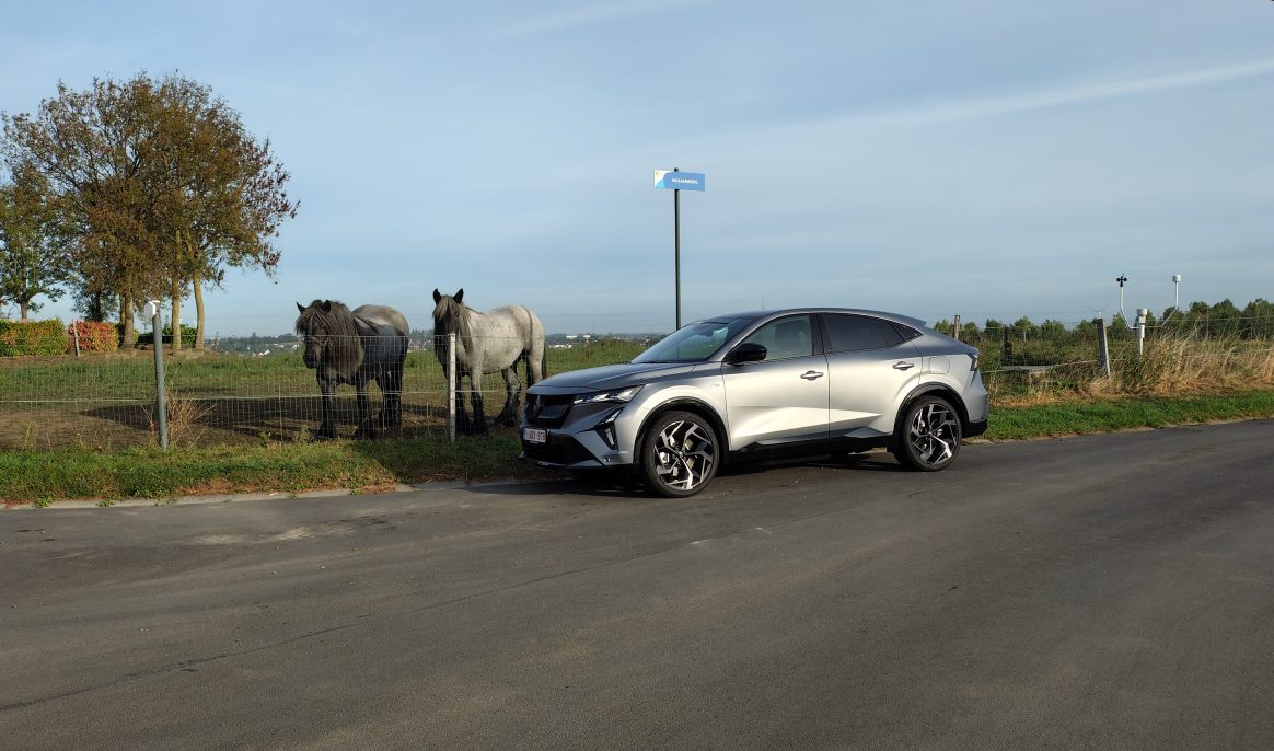 Renault Rafale Hyper Hybrid E-Tech AWD – trio furtif en guise de booster