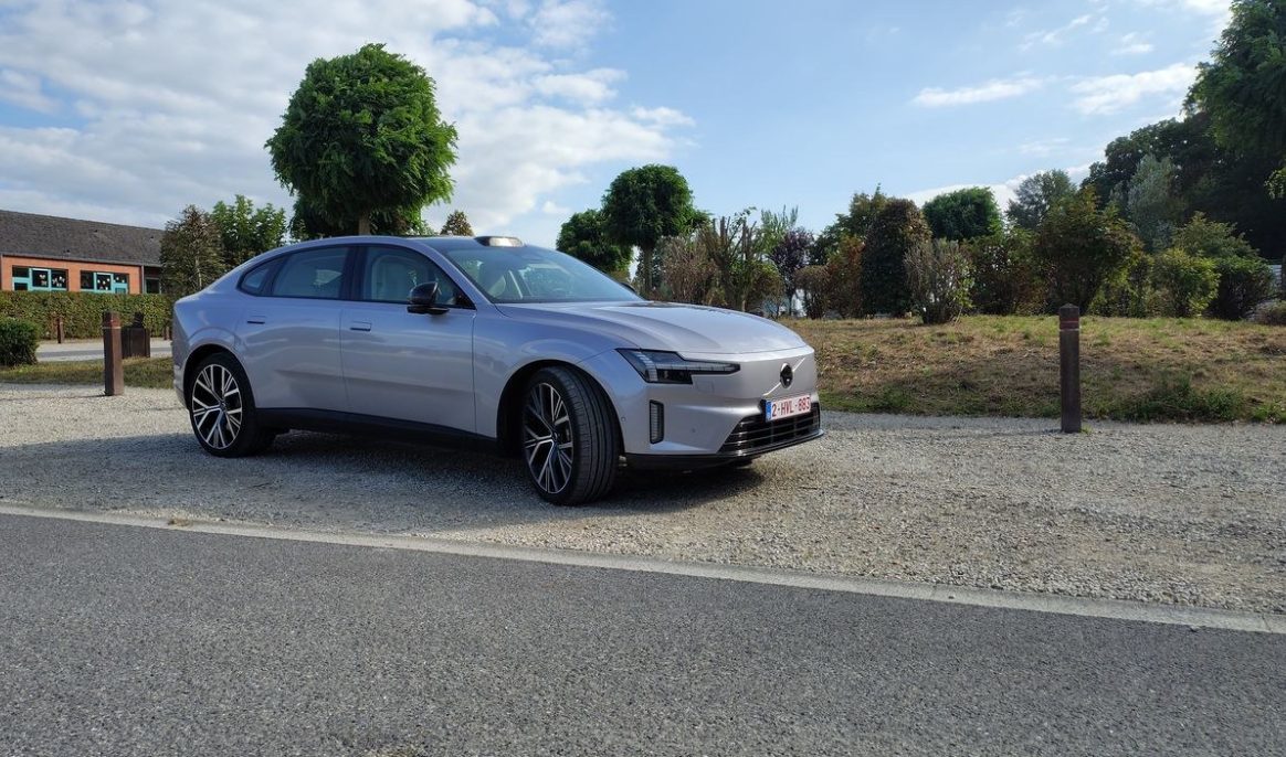 Volvo ES90