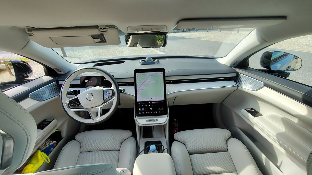 Volvo ES90