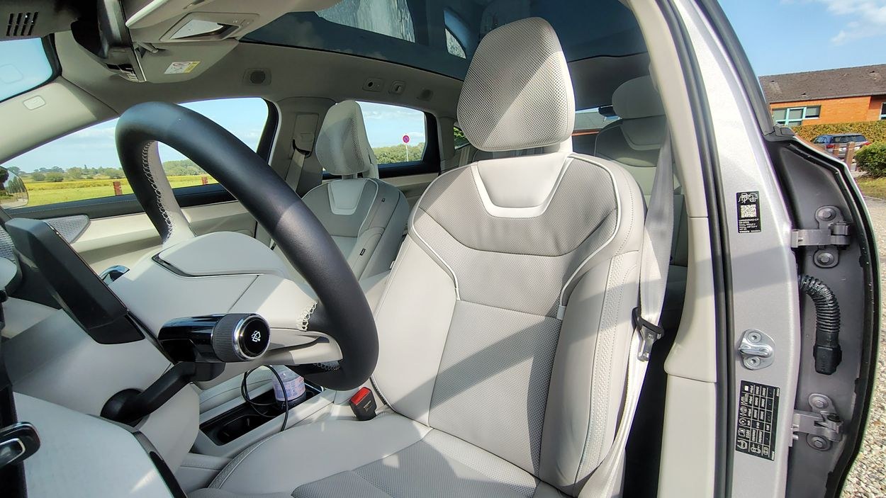 Volvo ES90