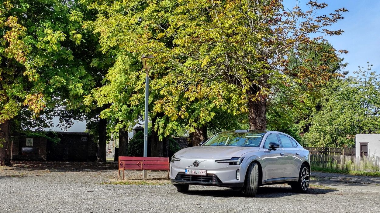 Volvo ES90
