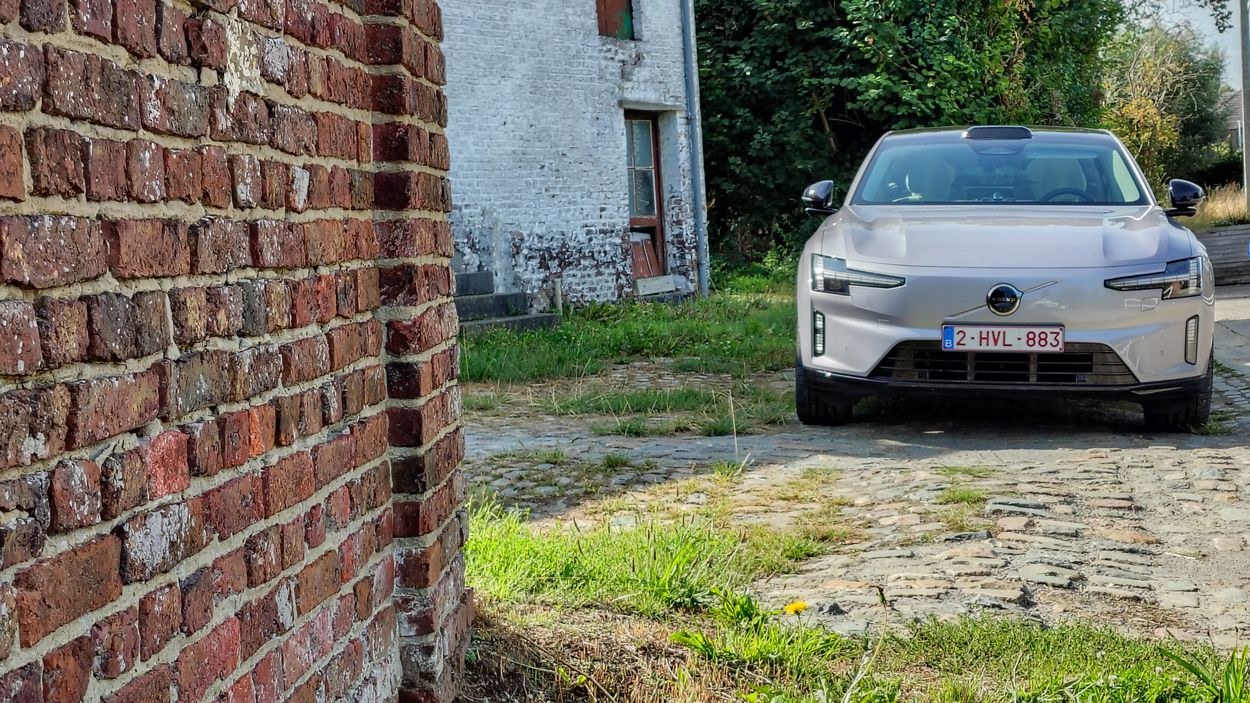 Volvo ES90