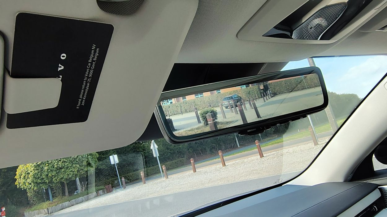 https://the-global.ams3.digitaloceanspaces.com/general/olivier/Volvo-ES90-SM/auto-car-volvo-es-90-2026-rear-mirror-olivier-duquesne.jpg