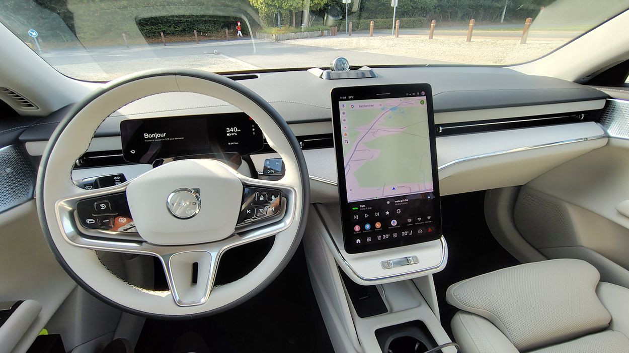 Volvo ES90