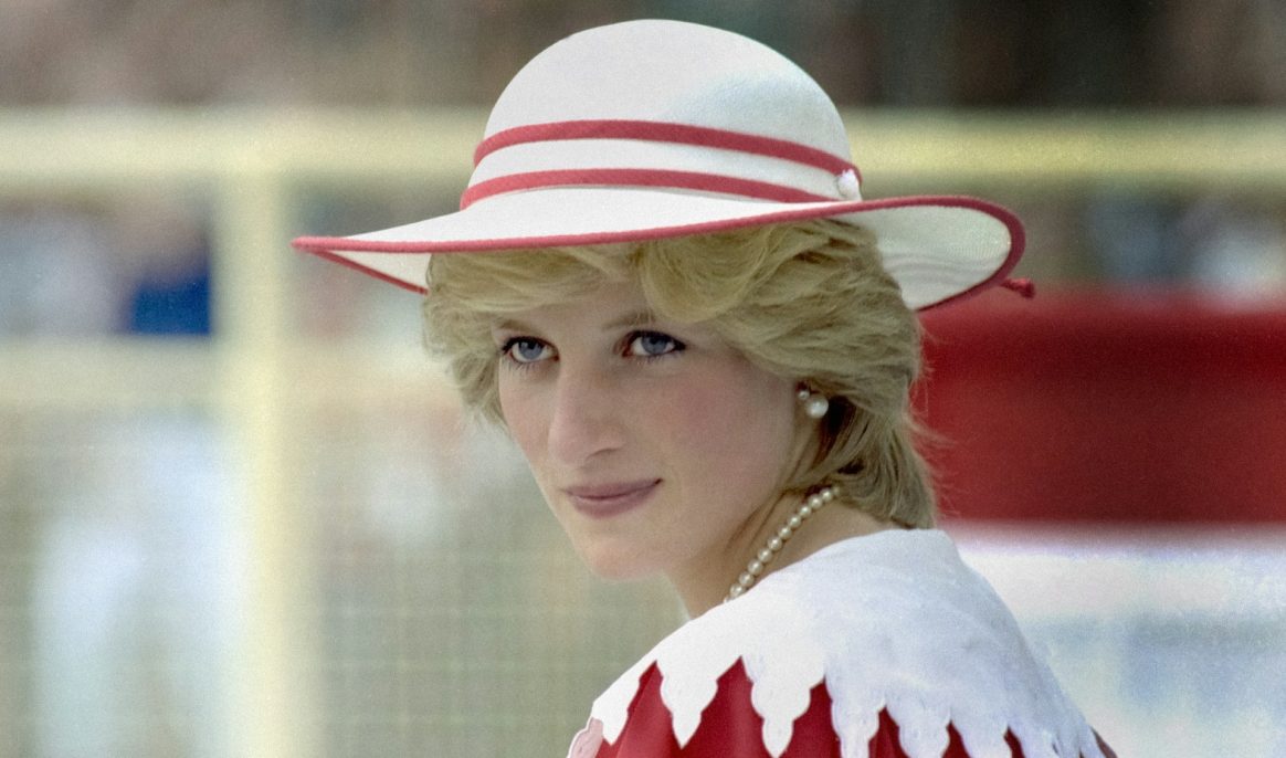 La "robe de la vengeance" de la princesse Diana mise aux enchères