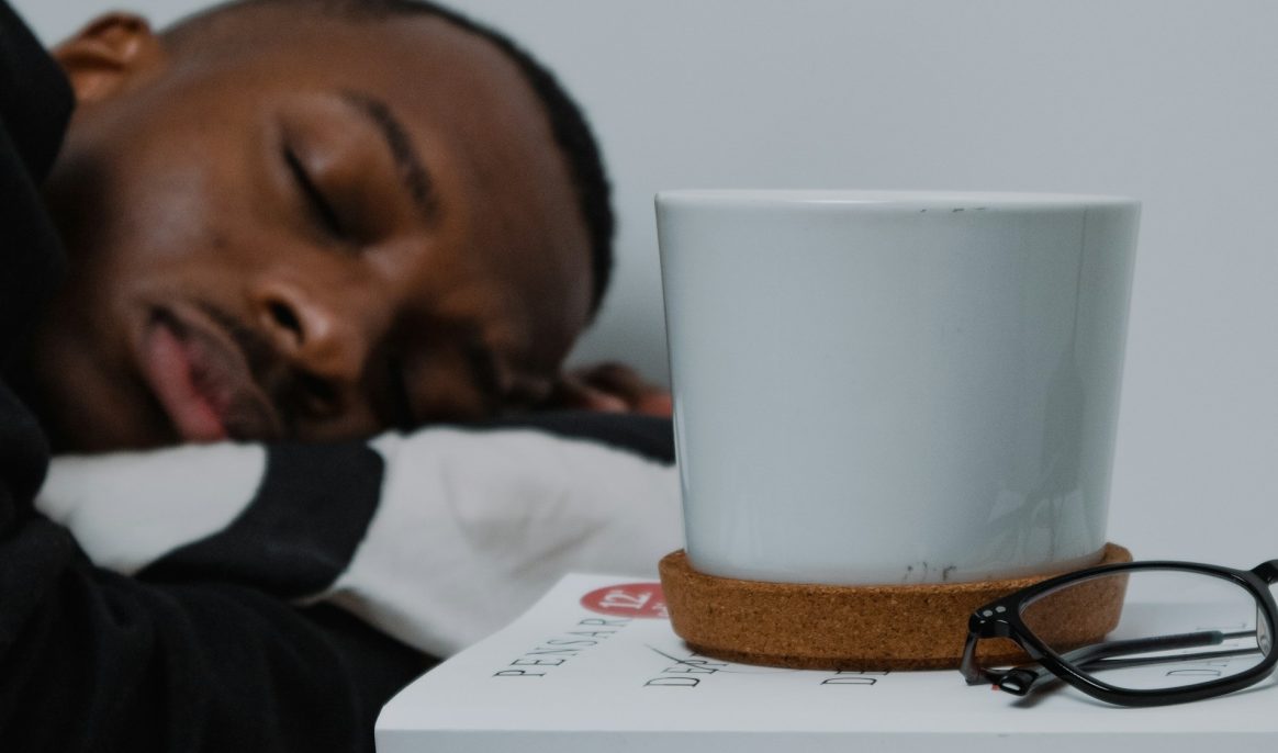 Science confirms: Getting more sleep improves college grades