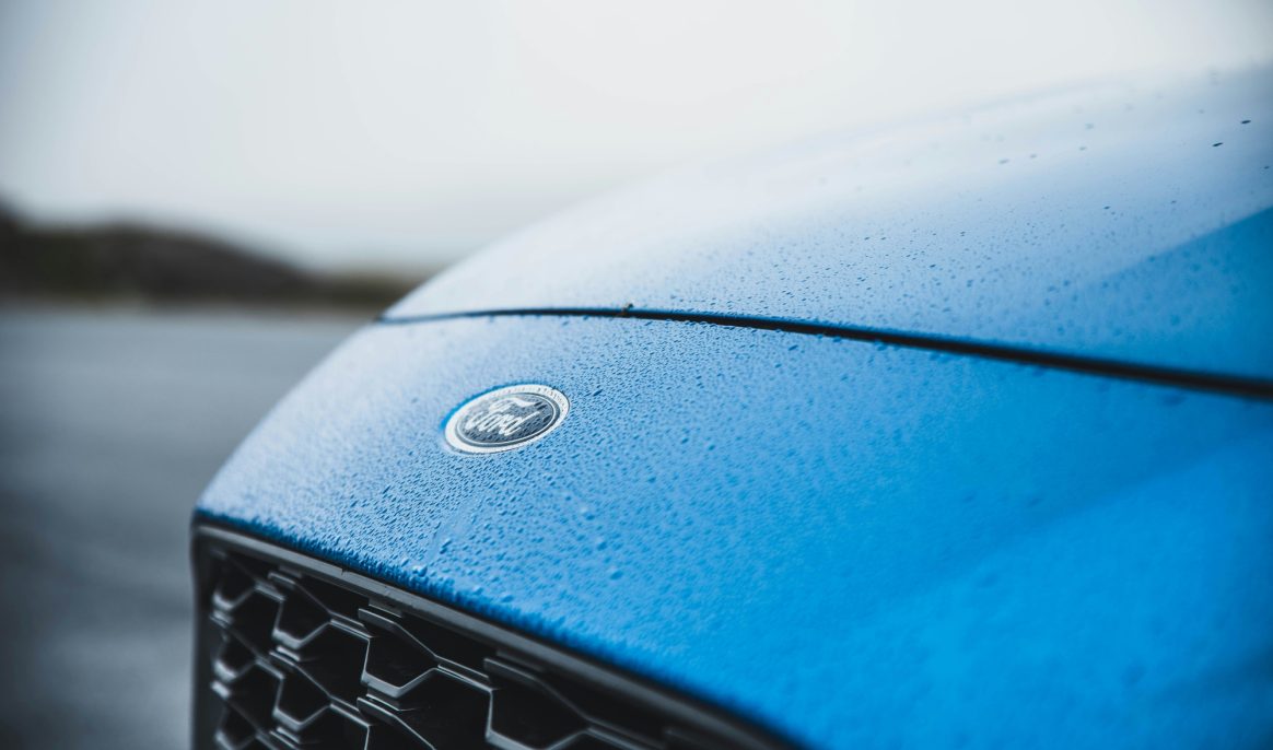 Kunnen humanoïde AI-robots echt zwaar fabriekswerk aan? Nieuw experiment bij Ford-fabriek overtreft verwachtingen