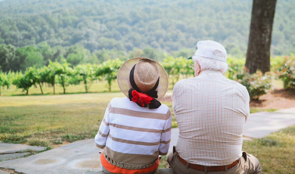 Summer vacations for over 65: after decades, Genoa relaunches initiative to combat loneliness
