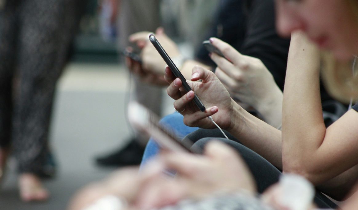 La science a-t-elle enfin trouvé l'antidote au scroll infini sur les réseaux sociaux ?