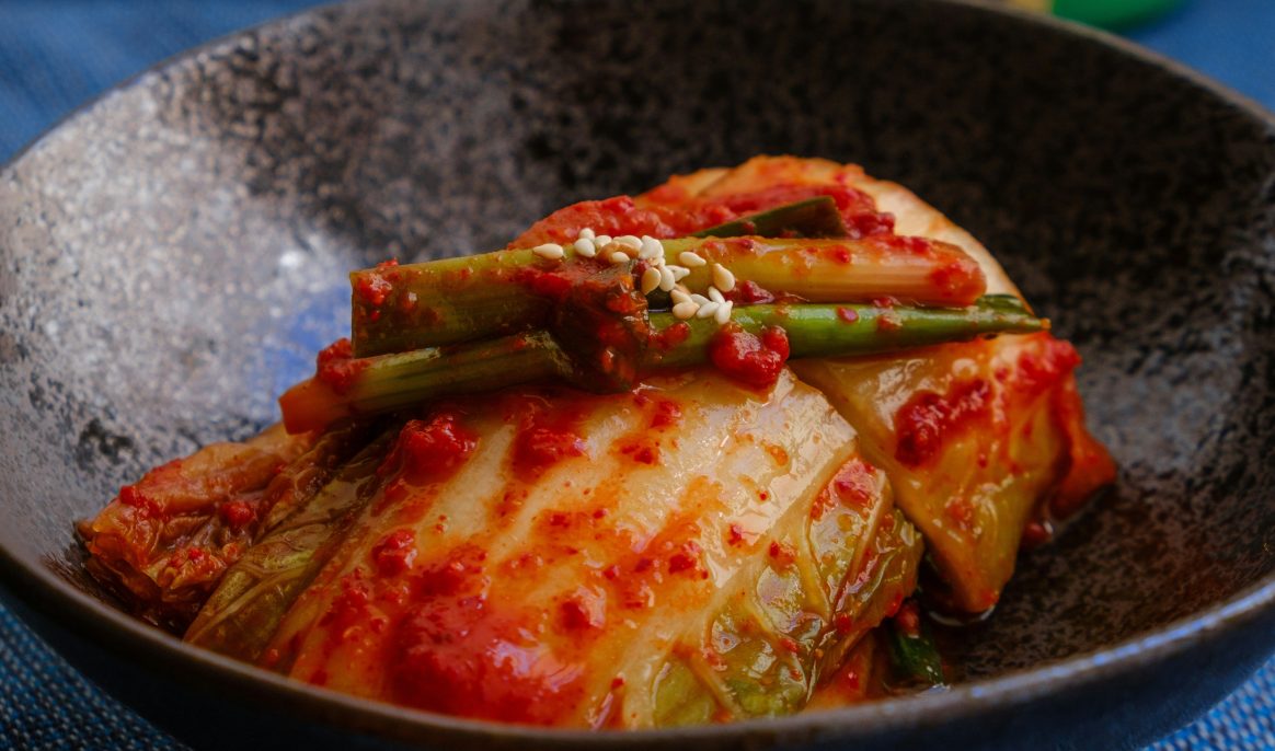 Microplastiques dans le corps : des scientifiques découvrent l'incroyable pouvoir purifiant du Kimchi