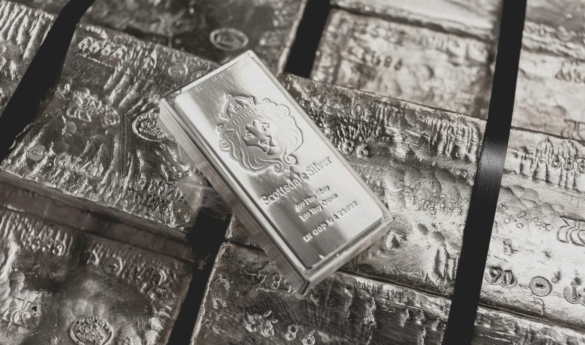 Silver price surpasses $69: Cautious rebound despite the Fed