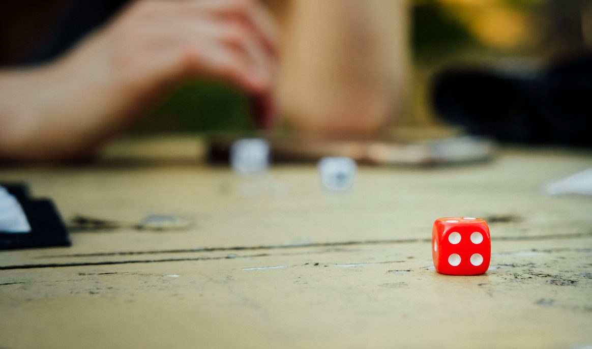 "Burnout", the board game that turns office stress into strategy